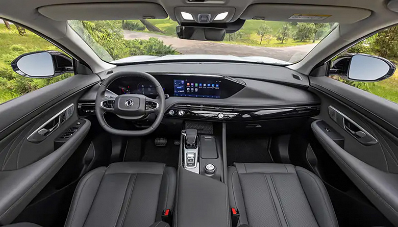 Одноклассник Geely Monjaro со 197-сильным мотором и адаптацией для России &mdash; дешевле 3 млн рублей. Стартовали продажи большого кроссовера Dongfeng Huge